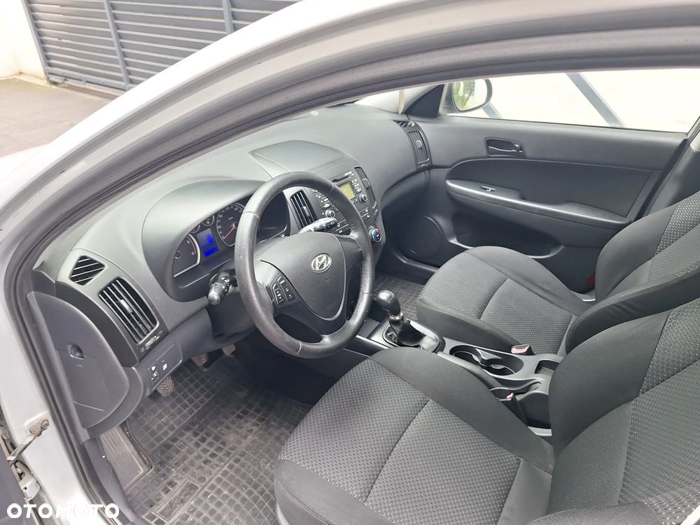 Hyundai i30 1.6 CRDI blue Style - 4