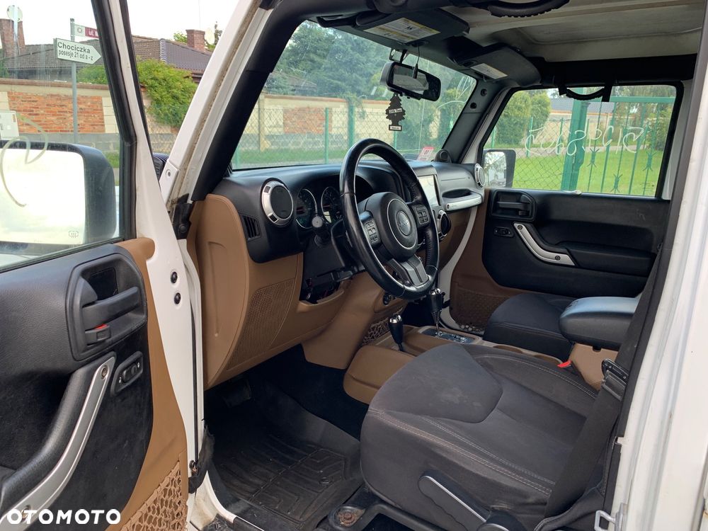 Jeep Wrangler Unlimited Hard-Top 3.6 Automatik Sahara - 19