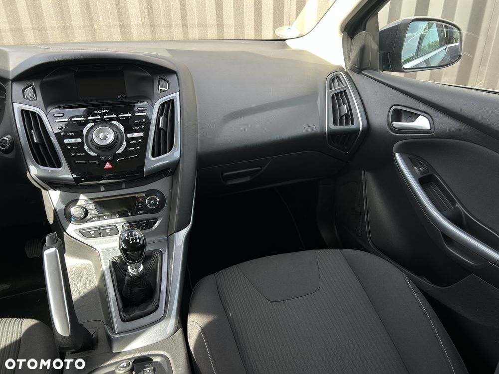 Ford Focus 1.6 EcoBoost Titanium - 11