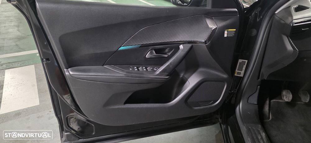 Peugeot 2008 2021 photo 3