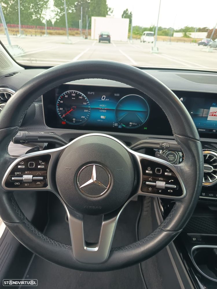 Mercedes-Benz A 250 Limousine e 8G-DCT Progressive - 27