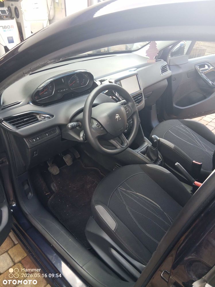 Peugeot 208 - 4