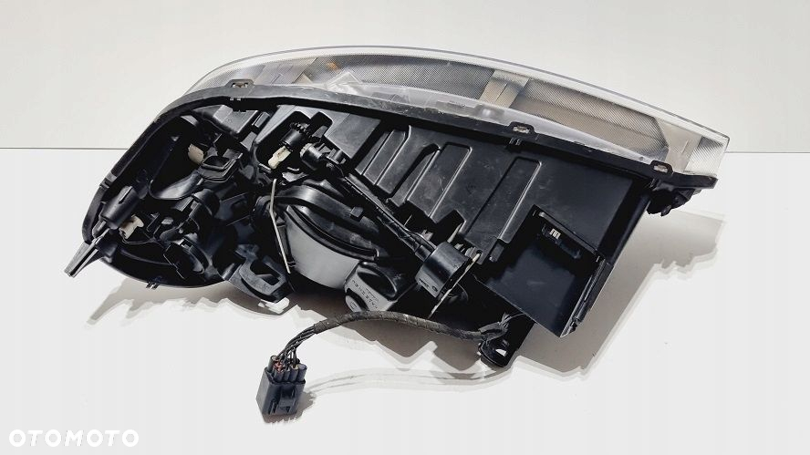REFLEKTOR PRAWY LEWY XENON VOLVO XC60 EUROPA - 7