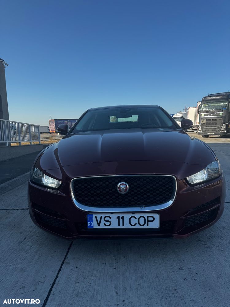 Jaguar XE 2.0 Portfolio - 3