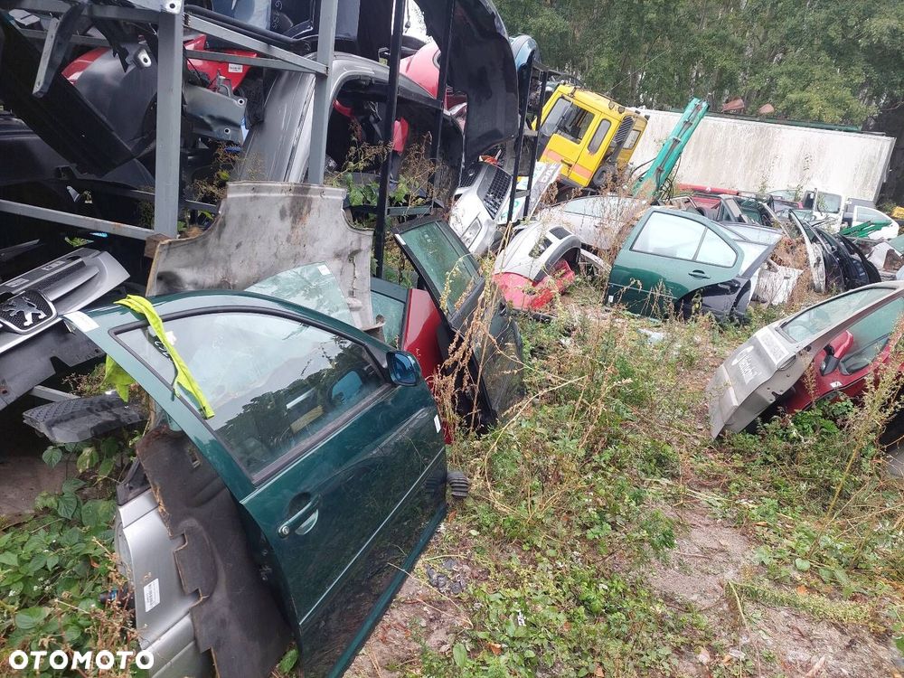 DRZWI KOMPLETNE PRAWY PRZÓD VOLKSWAGEN BORA I LC6M - 6