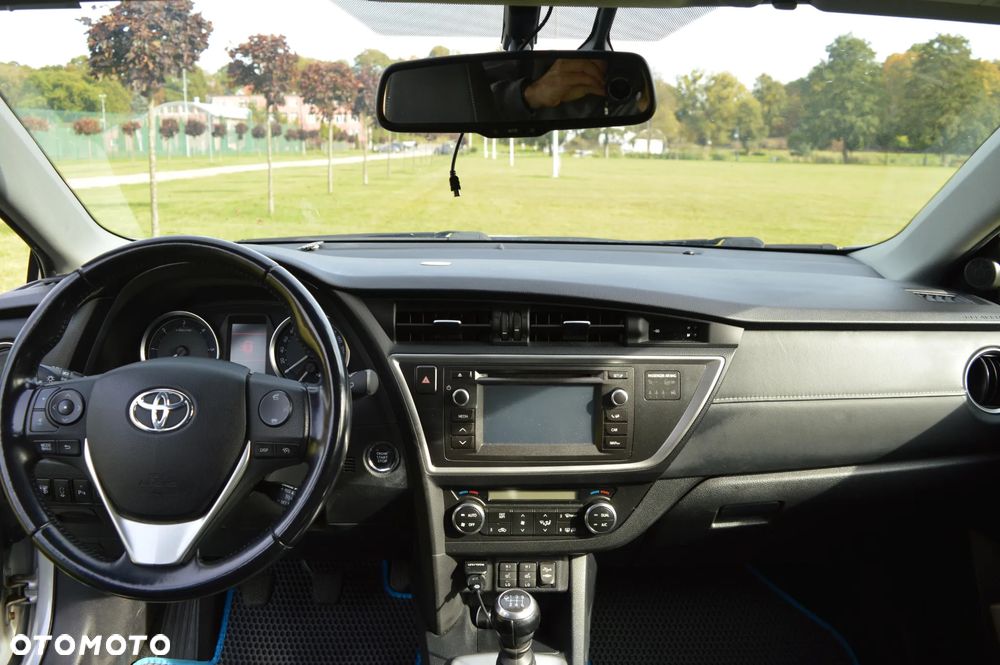 Toyota Auris 2.0 D-4D Prestige - 12