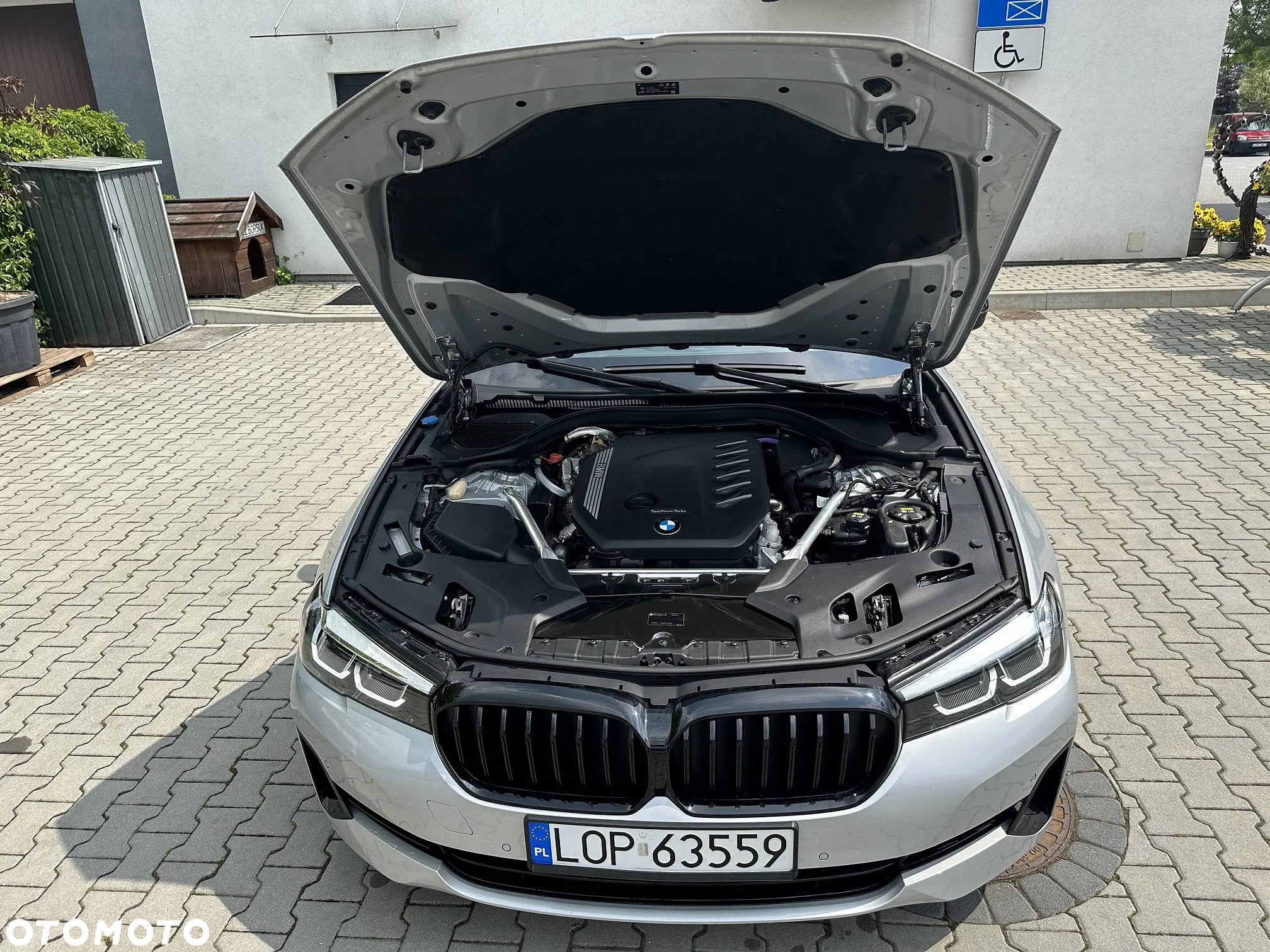 BMW Seria 5 530d xDrive Touring - 14