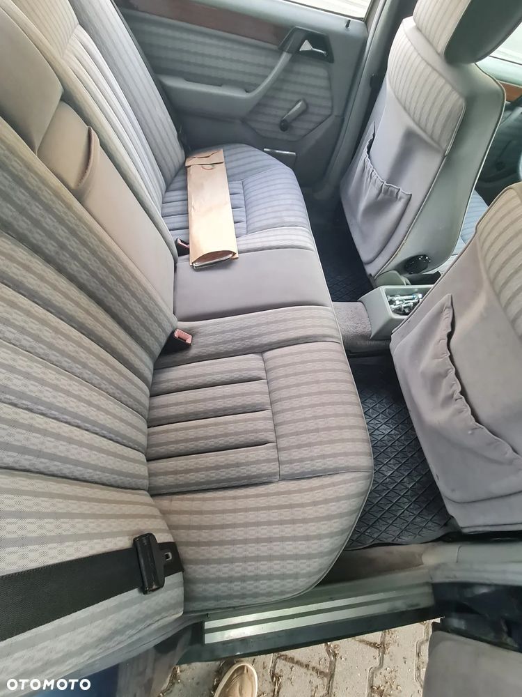 Mercedes-Benz W124 (1984-1993) - 11