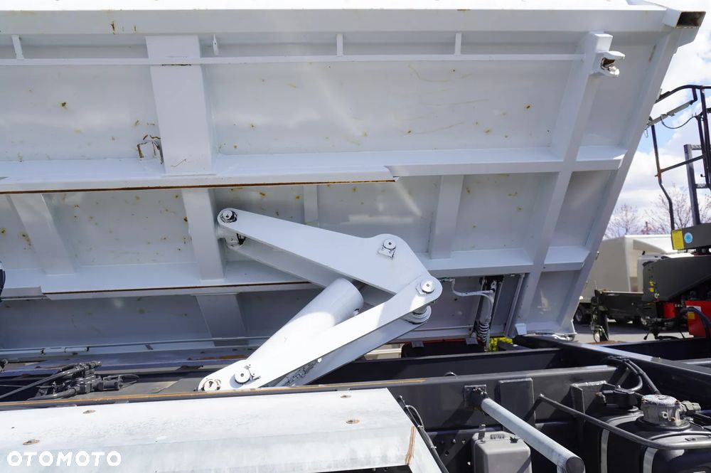 Mercedes-Benz Actros 2641 6×4 E5 / HDS / Wywrotka / 110 tys.km ! - 21