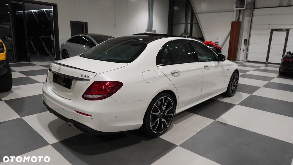 Mercedes-Benz Klasa E - 15