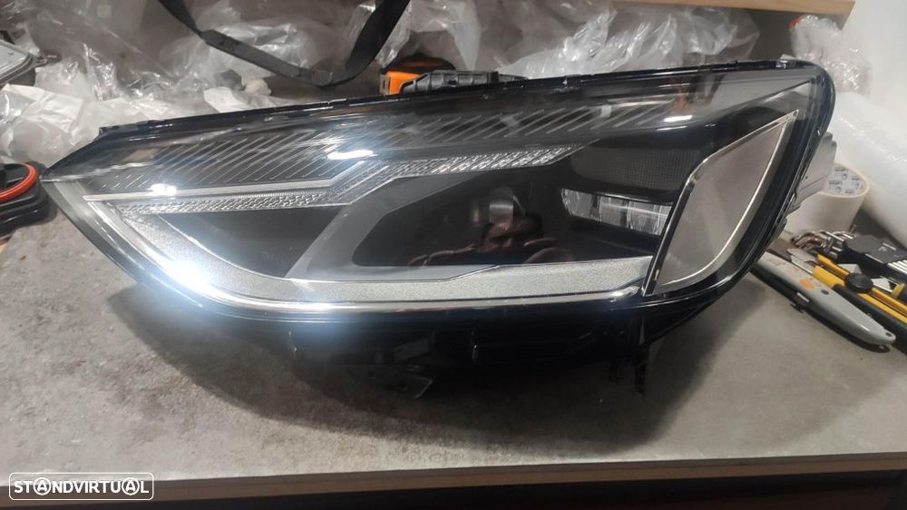 farol esquerdo LED Audi A4 B9 facelift - 8W0941011