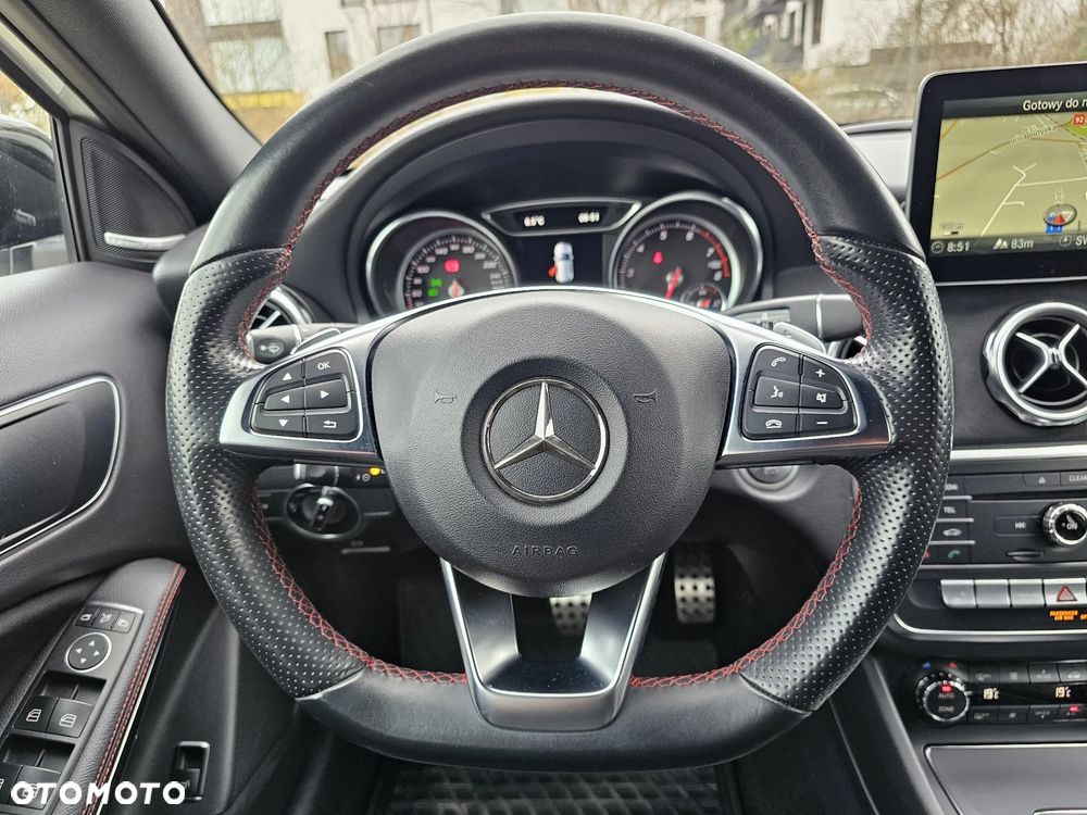Mercedes-Benz GLA 200 7G-DCT AMG Line - 23