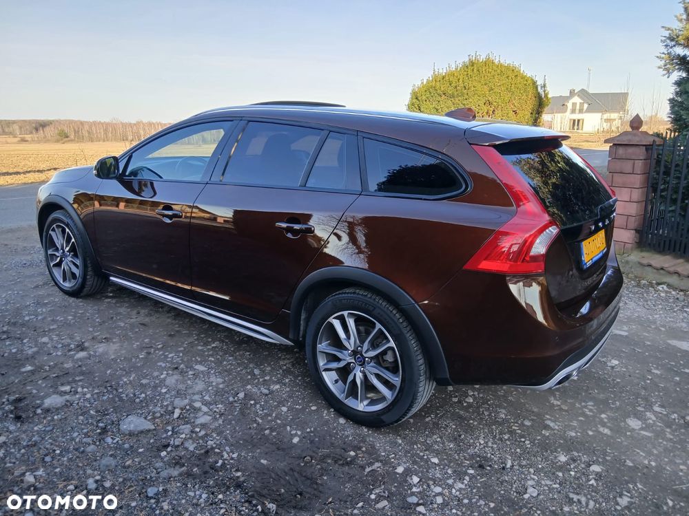 Volvo V60 Cross Country D3 Summum - 12