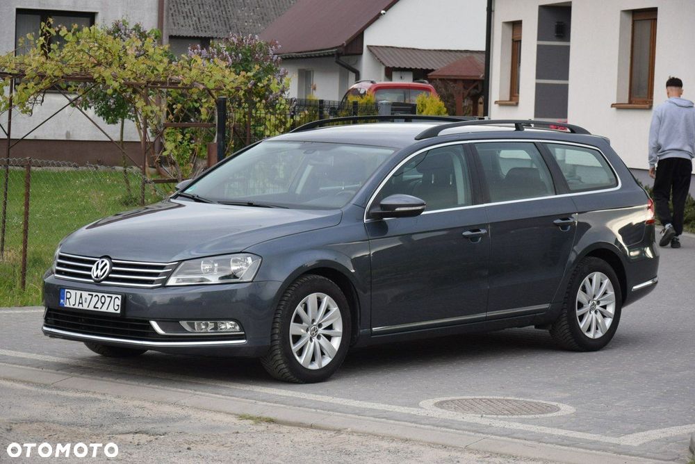 Volkswagen Passat - 1