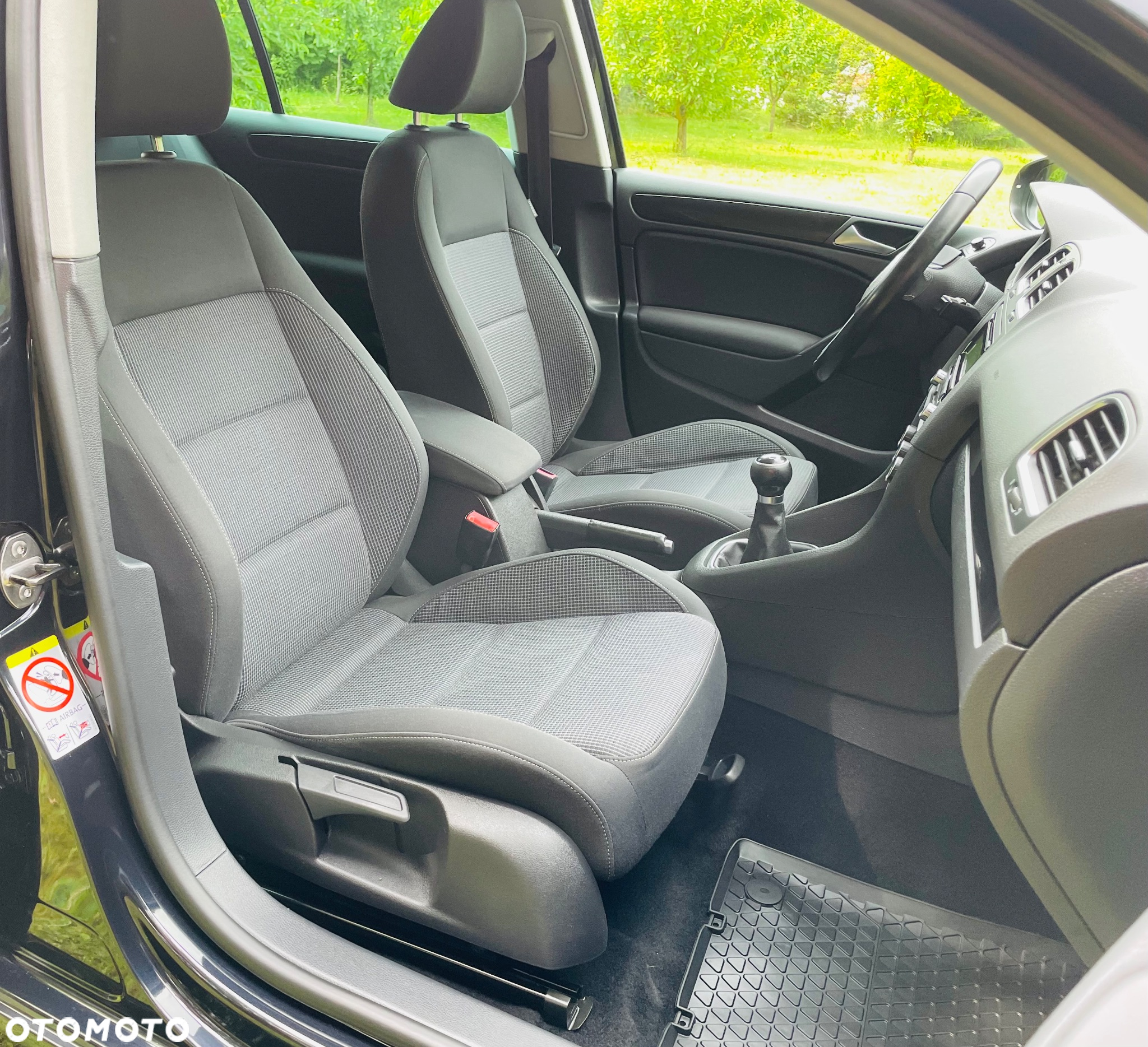 Volkswagen Golf 1.6 TDI BlueMotion Technology Comfortline - 21
