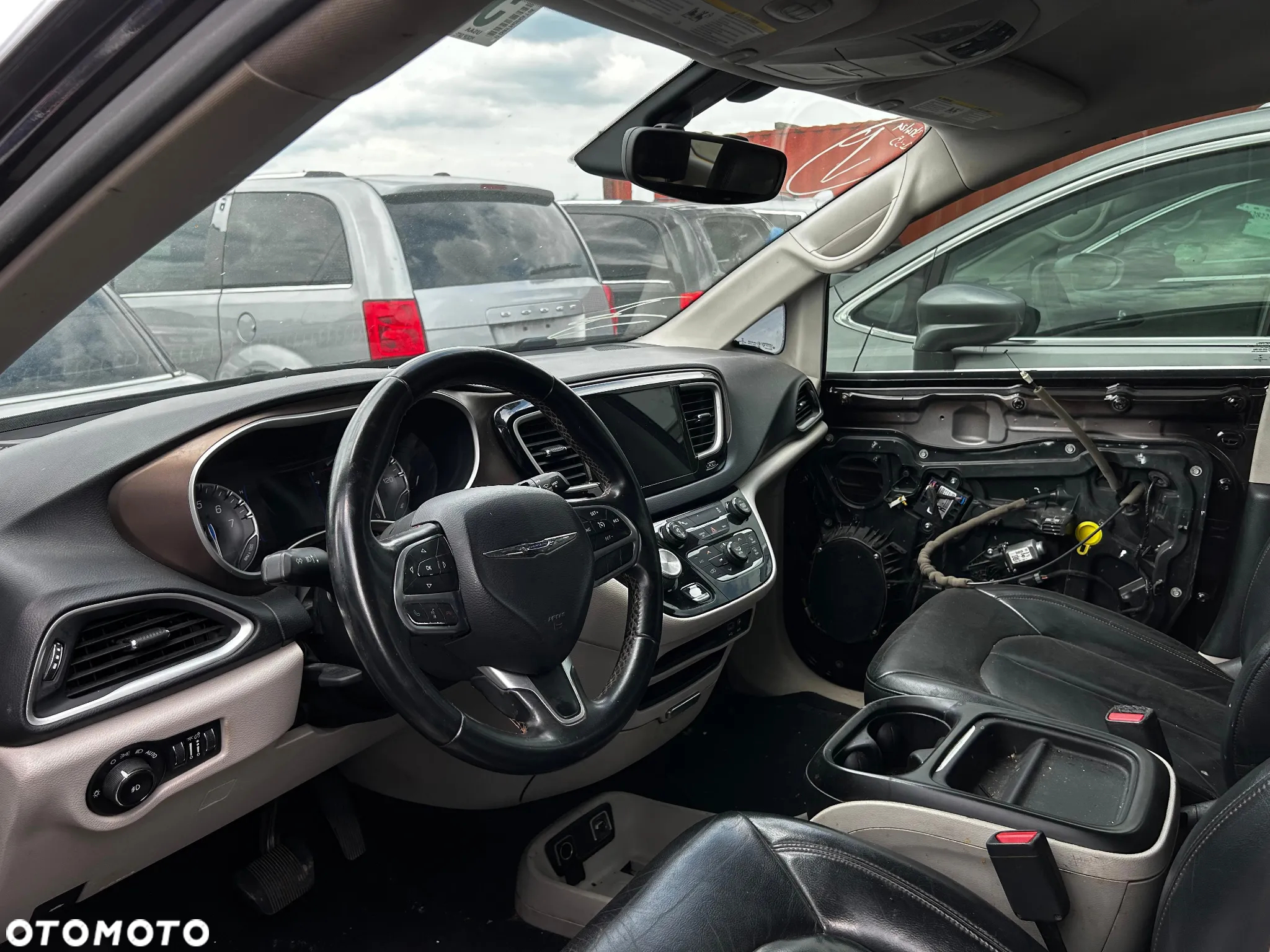 Chrysler Pacifica - 7