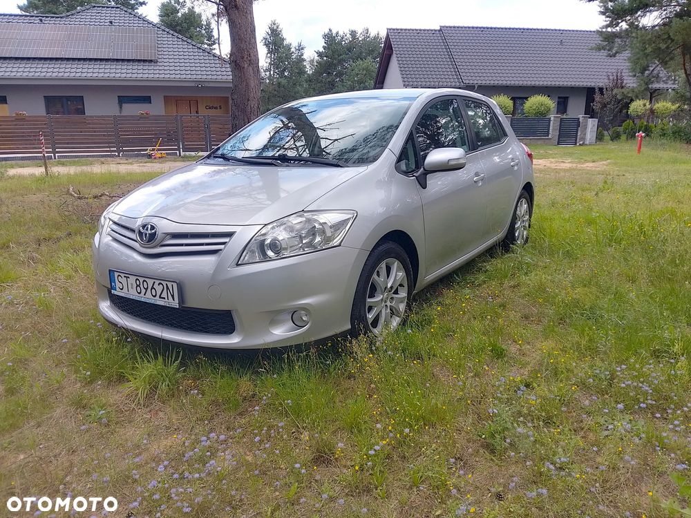 Toyota Auris 1.6 Premium - 1