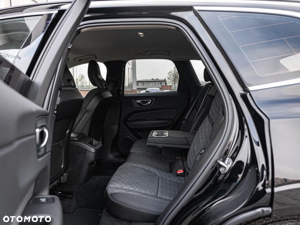 Volvo XC 60 B4 D Core - 29