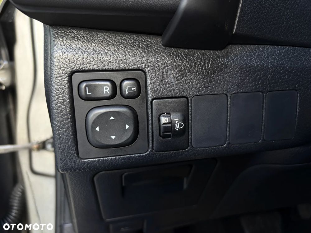 Toyota Auris 1.8 HSD Prestige - 33