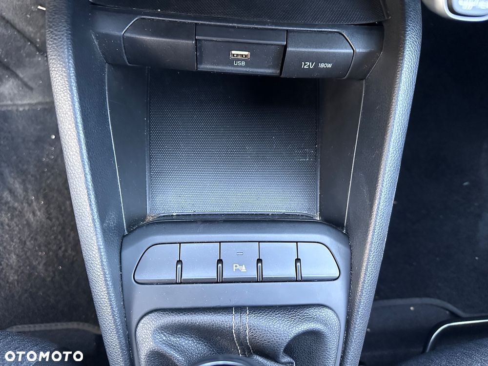 Kia Stonic - 22