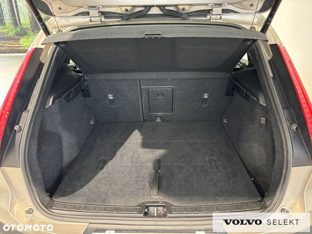 Volvo XC 40 - 24