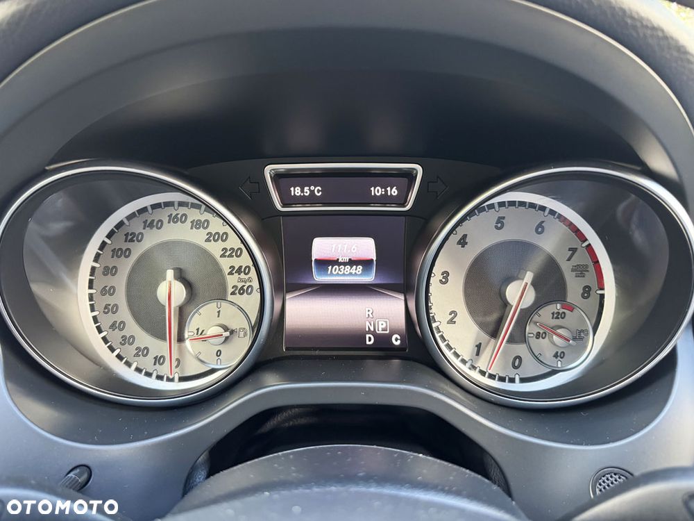 Mercedes-Benz CLA 200 7G-DCT AMG Line - 24