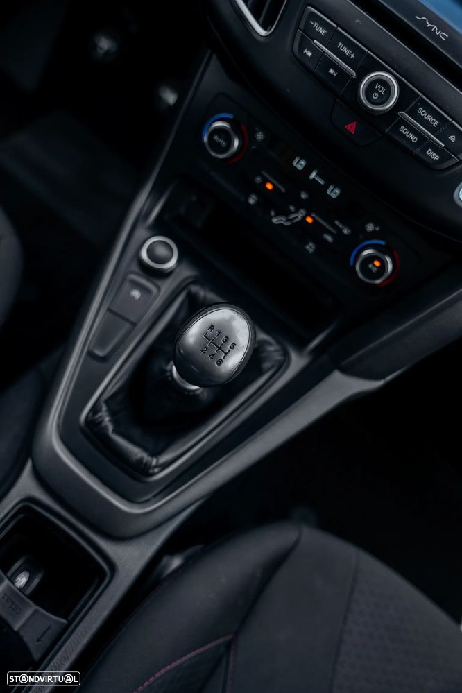 Ford Focus 1.5 TDCi ST-Line - 21