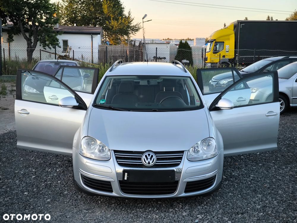 Volkswagen Golf - 24