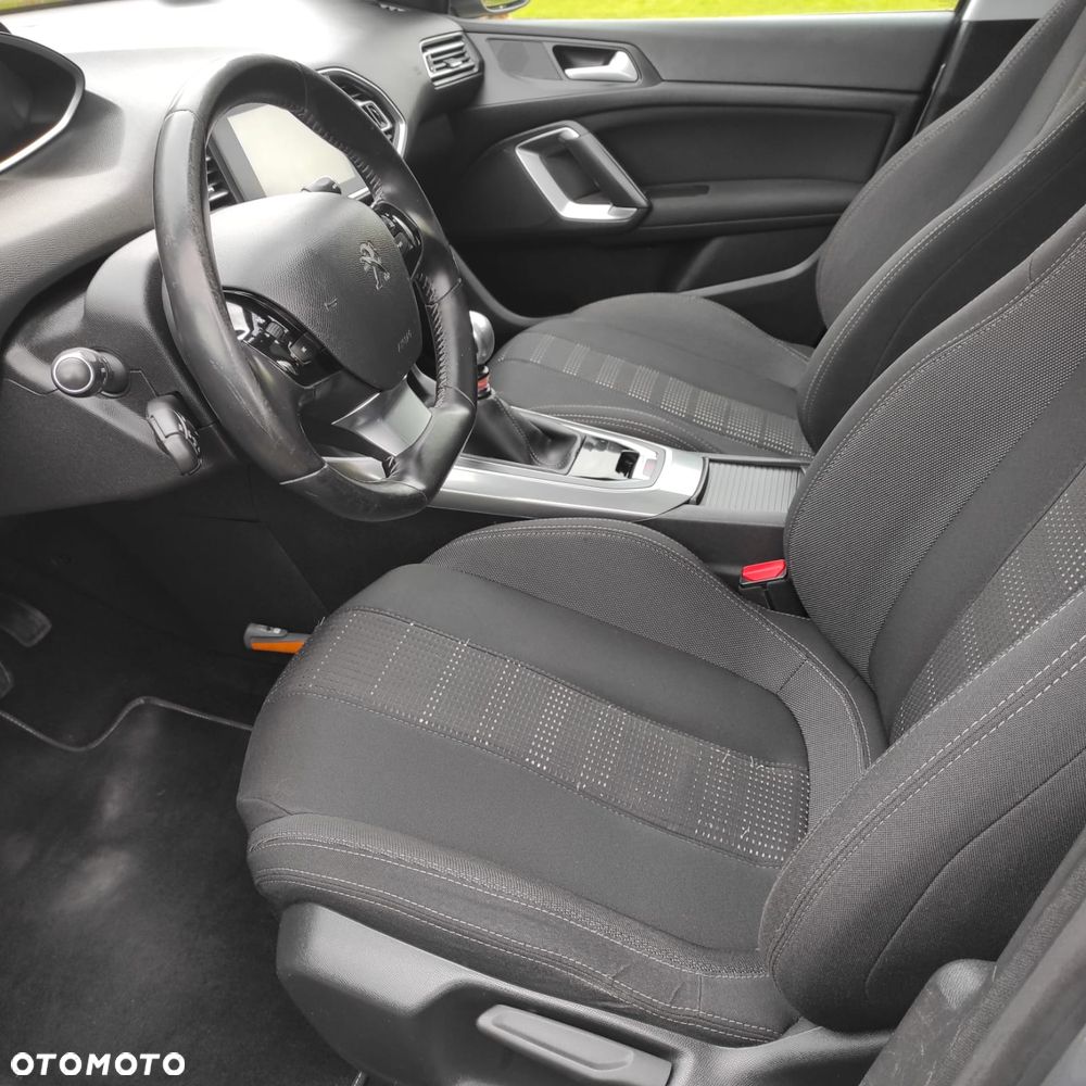 Peugeot 308 ver-bluehdi-150-stop-start-allure - 3