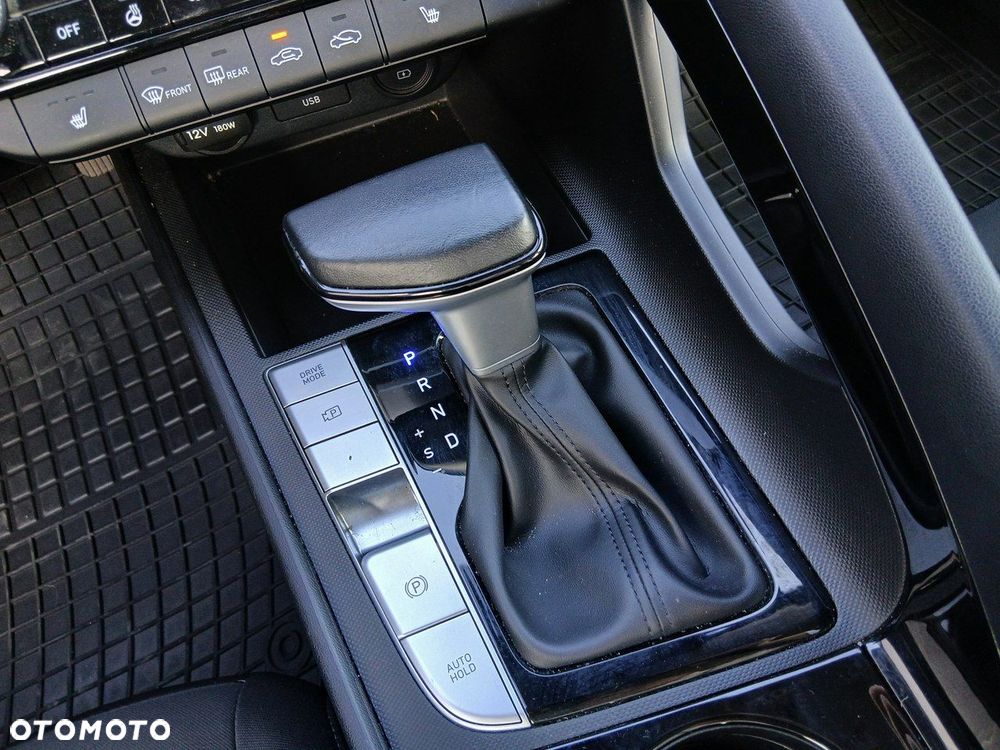 Hyundai Elantra - 17