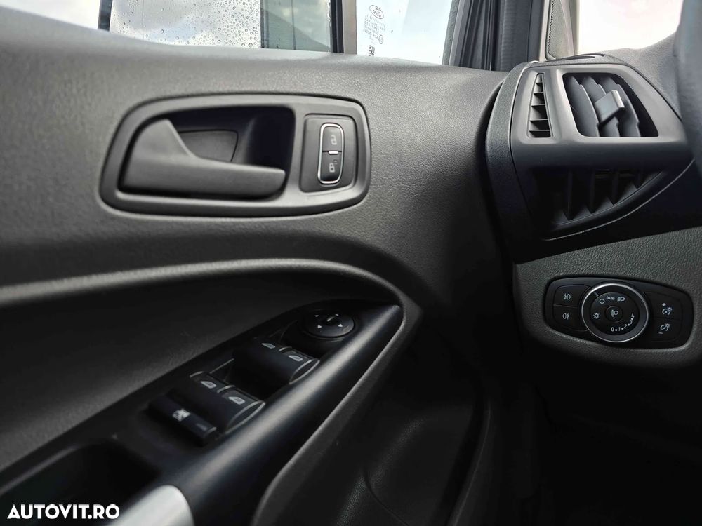Ford Transit Connect - 14