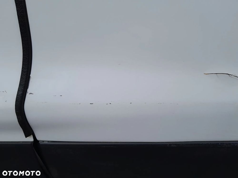 FORD KUGA MK2 DRZWI LEWE TYLNE LEWY TYŁ KOLOR: 5D - 7
