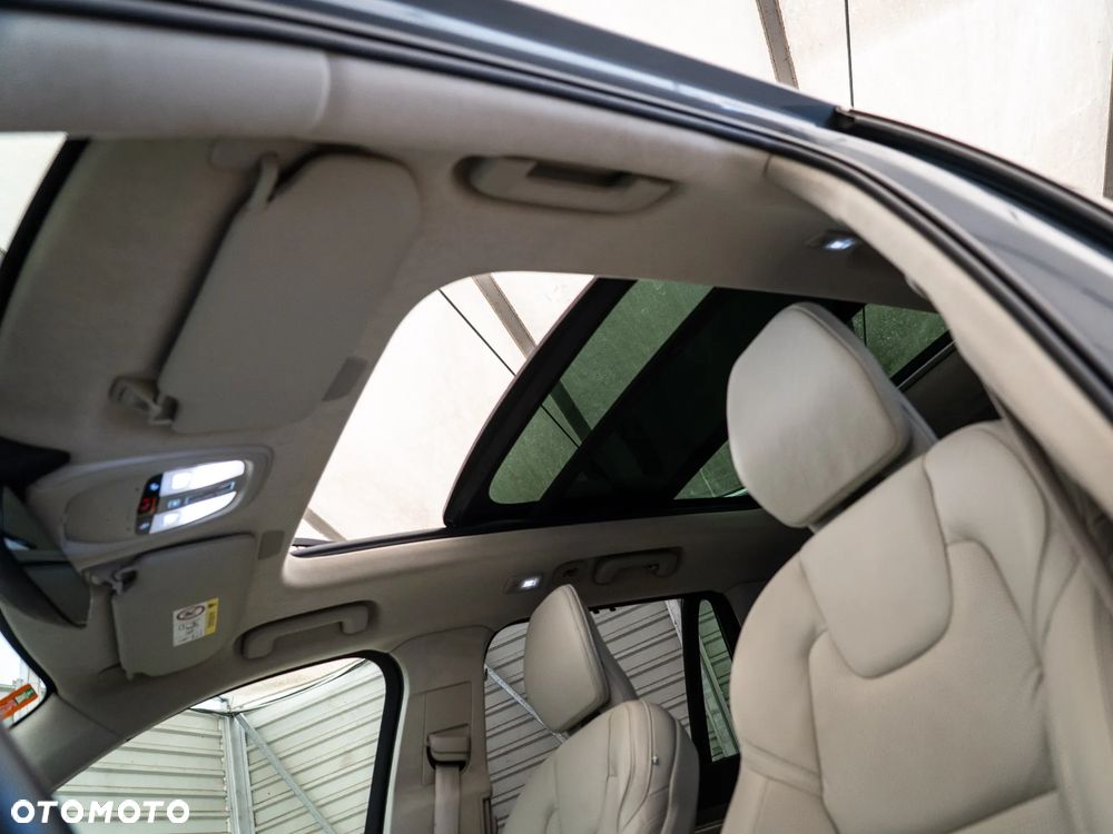 Volvo XC 90 T8 AWD Plug-In Hybrid Ultimate Bright 7os - 17