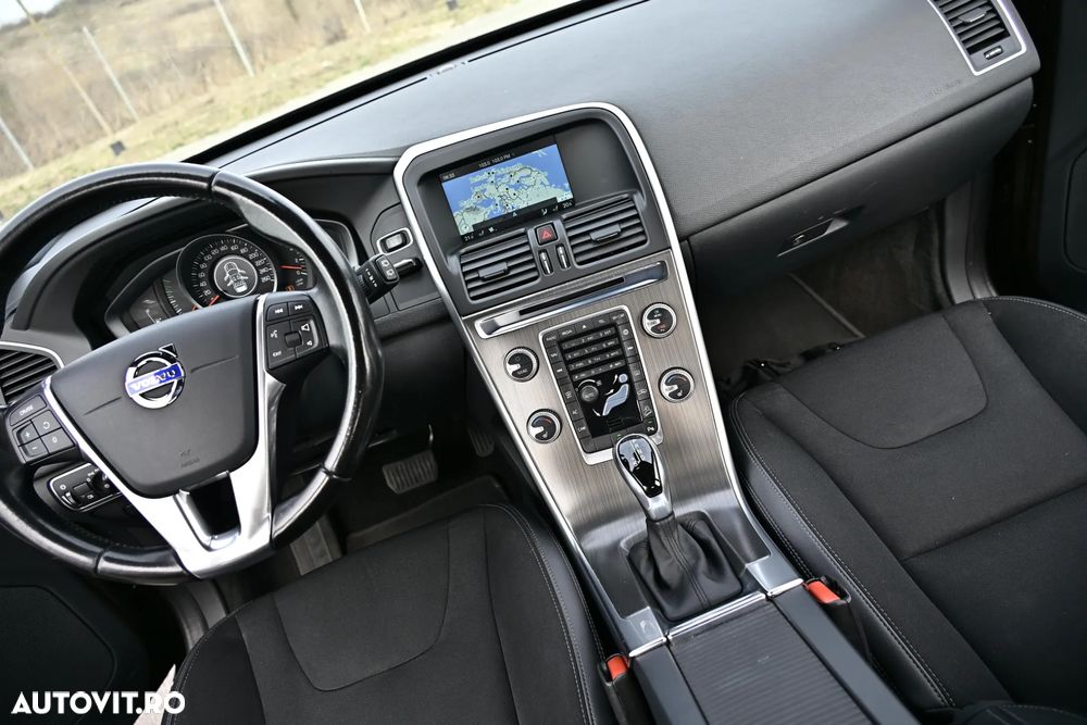 Volvo XC 60 D5 AWD Geartronic Summum - 2