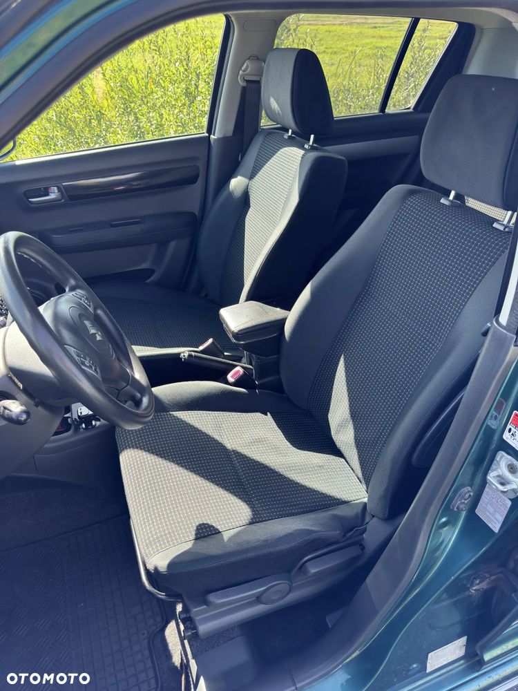 Suzuki Swift - 12