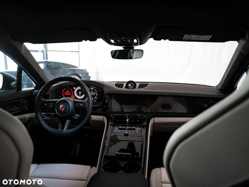 Porsche Panamera - 21