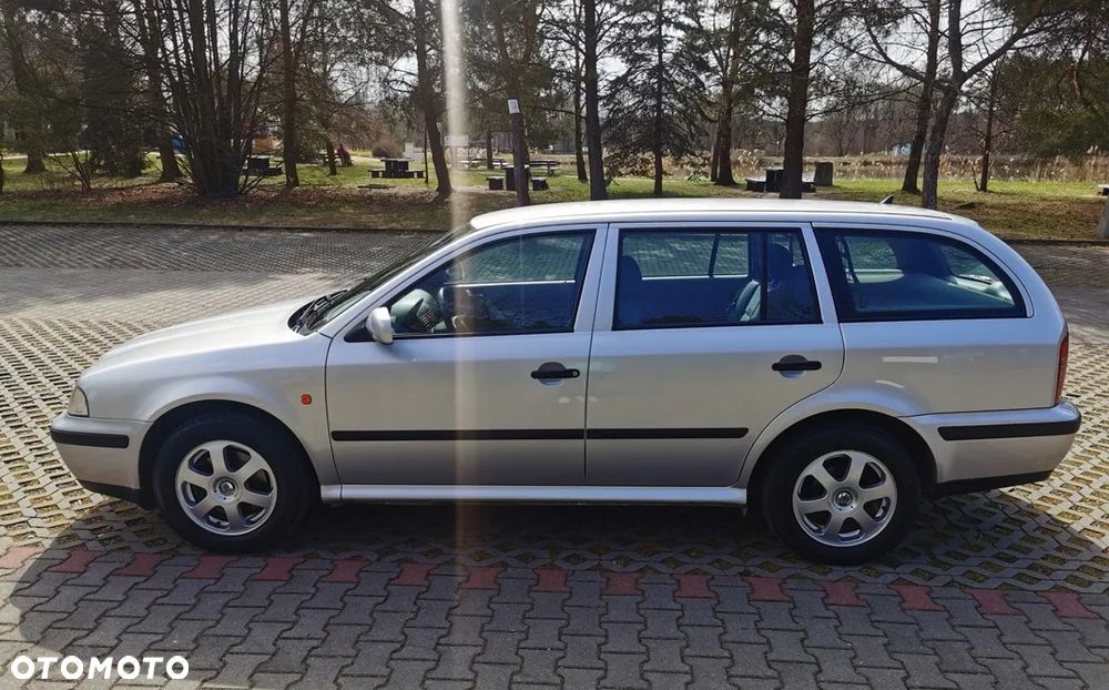 Skoda Octavia 1.8 T Combi Advance - 5