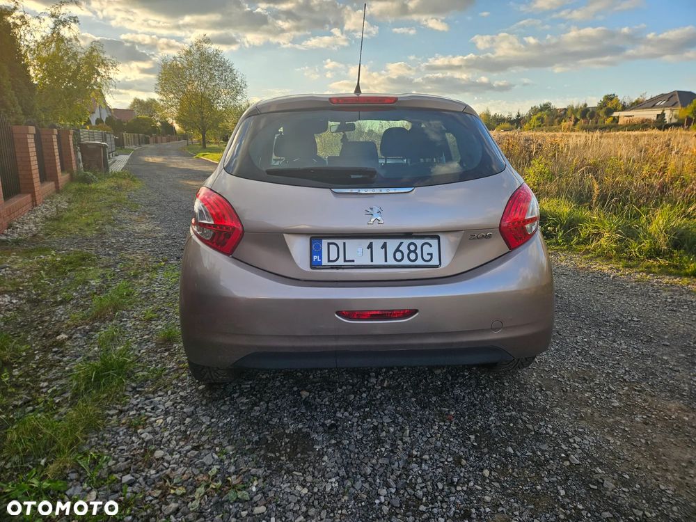 Peugeot 208 - 3