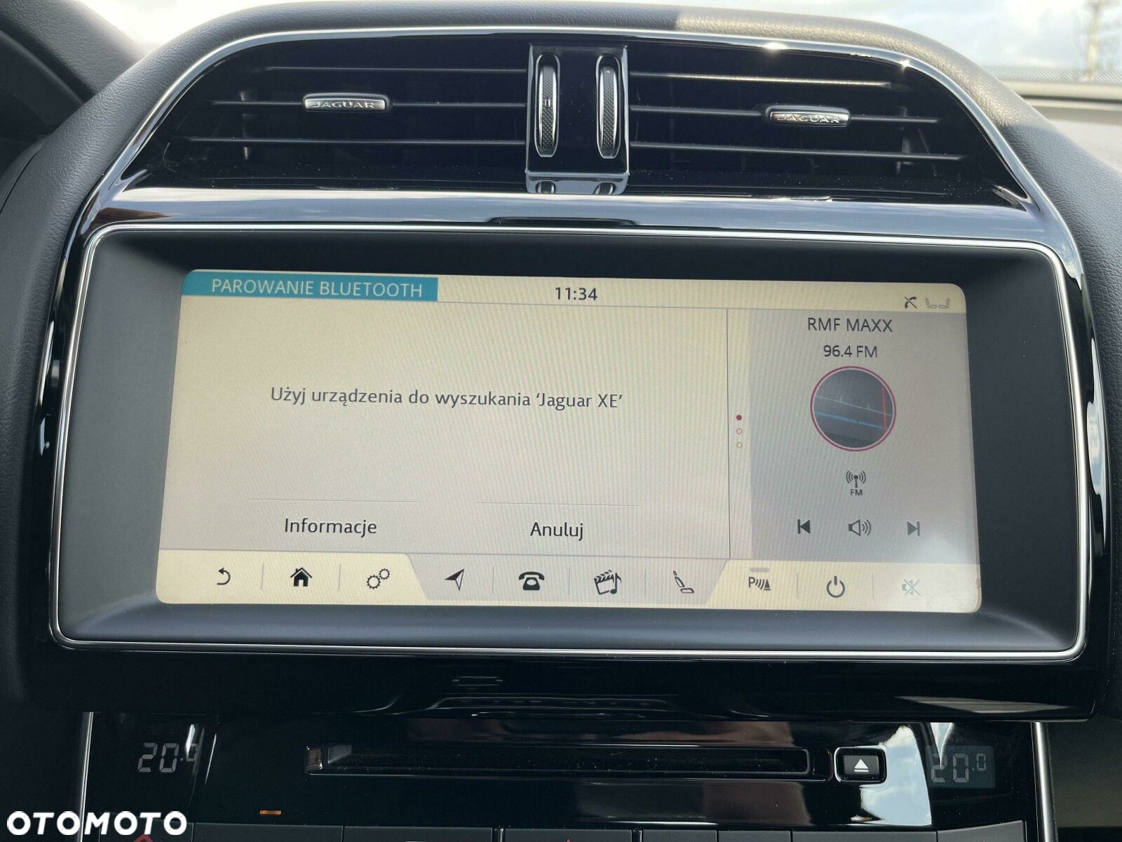 Jaguar XE 2.0 T Portfolio - 24