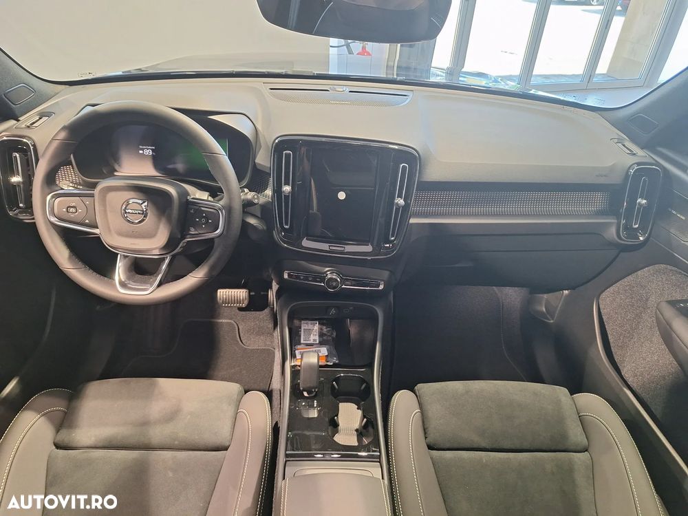 Volvo XC 40 Recharge Single Motor Extended Range RWD Plus - 14