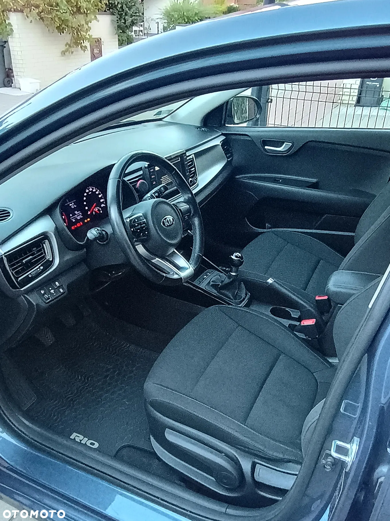 Kia Rio 1.2 L - 9