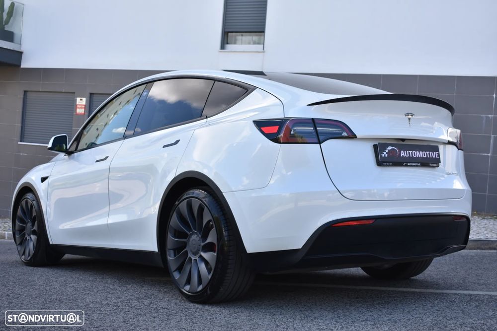 Tesla Model Y Performance Dual Motor AWD - 6