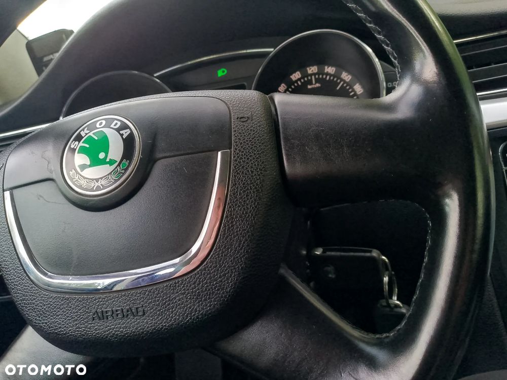 Skoda Superb 2.0 TDI 4x4 Exclusive - 23