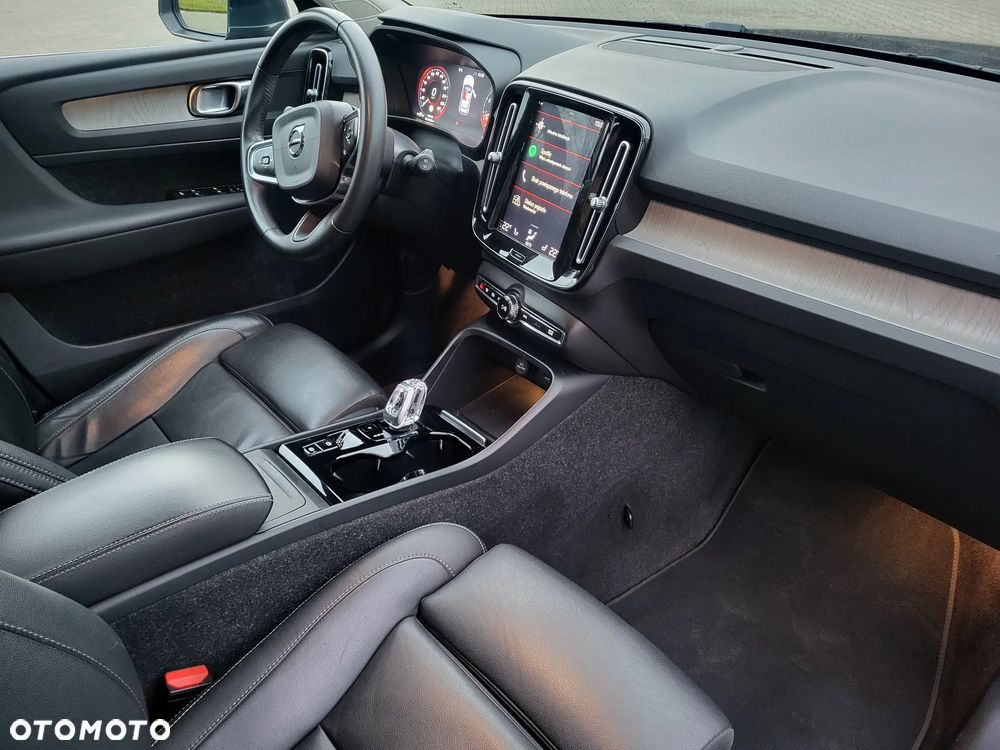 Volvo XC 40 B4 B DKG Momentum - 15