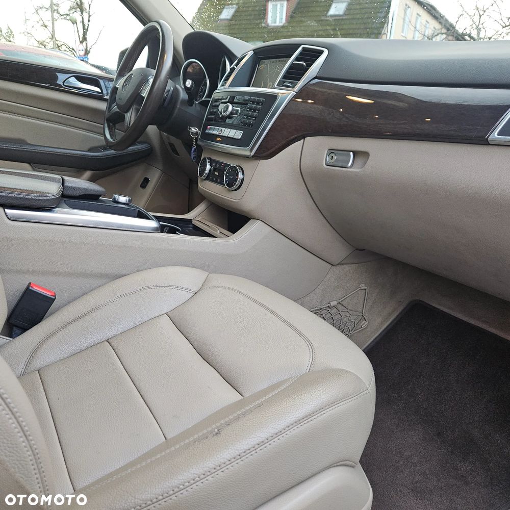 Mercedes-Benz ML 350 4MATIC BlueEFFICIENCY 7G-TRONIC Edition 1 - 24