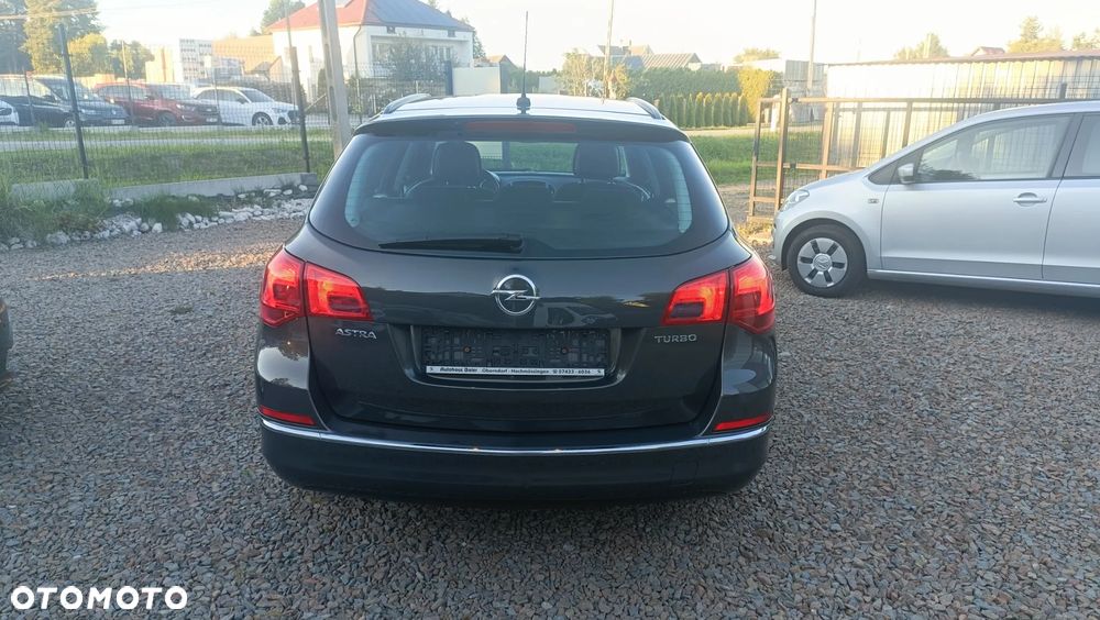 Opel Astra 2013 photo 5