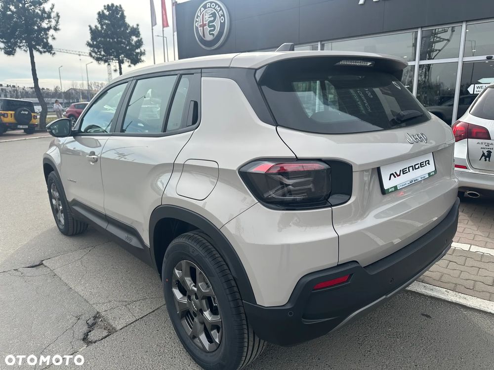 Jeep Avenger 1.2 T3 mHEV Longitude FWD eDCT6 - 4
