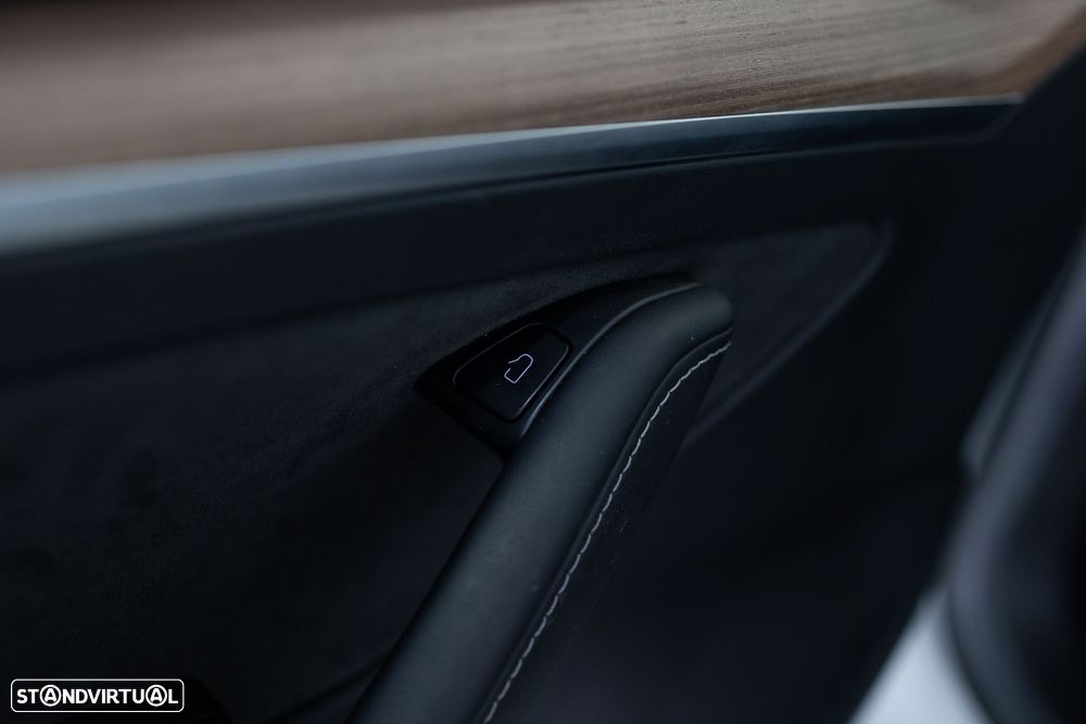 Tesla Model 3 Long-Range Dual Motor AWD - 29
