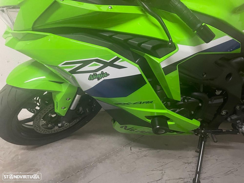 Kawasaki ZX 4RR - 4