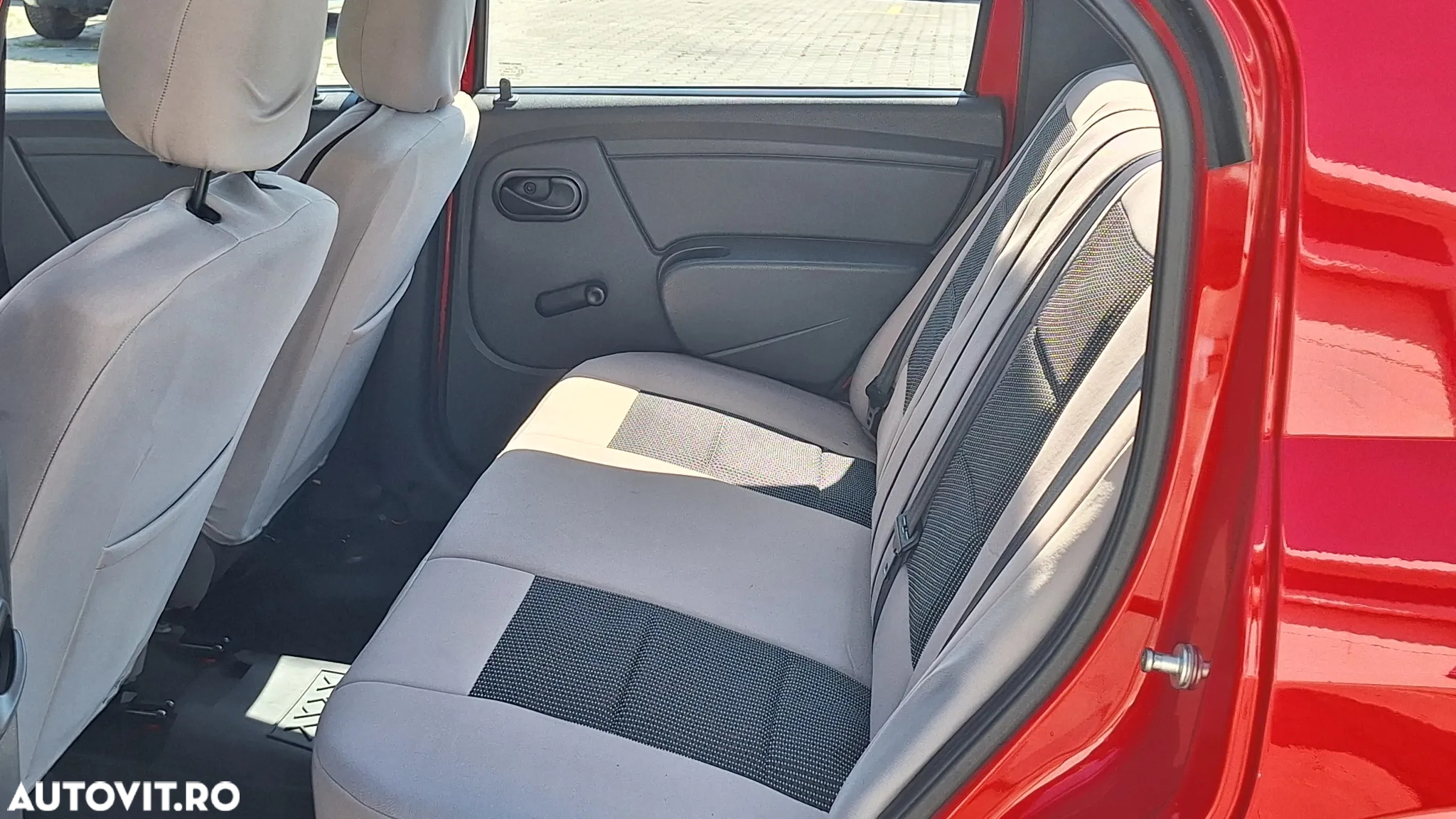 Dacia Logan 1.2 - 7